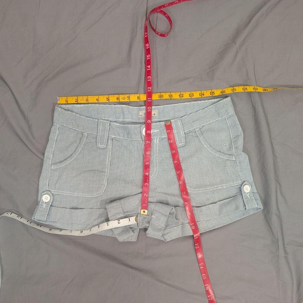 Blue‑white pinstripe 100% cotton cuffed shorts by SO Wear It Declare It, size 13 - Picture 5 of 6